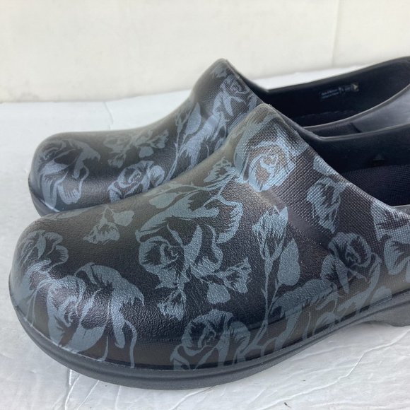 Crocs Women Sz 7 Professional Dual Comfort Slip Resistant Graphic Clogs Shoes - Picture 3 of 10